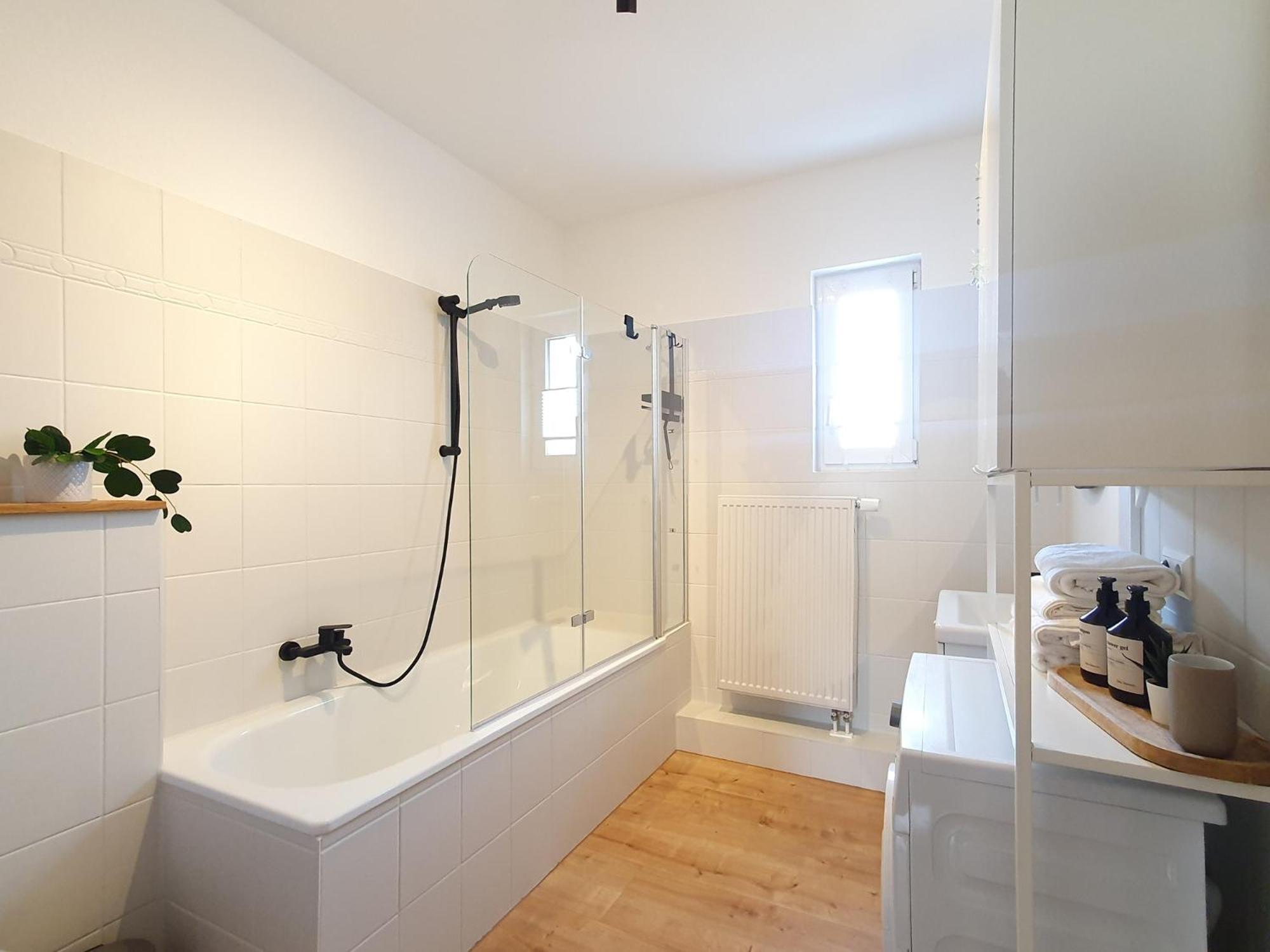 2 Zimmer, Bett Und Schlafsofa, Balkon, Waschmaschine L Λειψία Εξωτερικό φωτογραφία